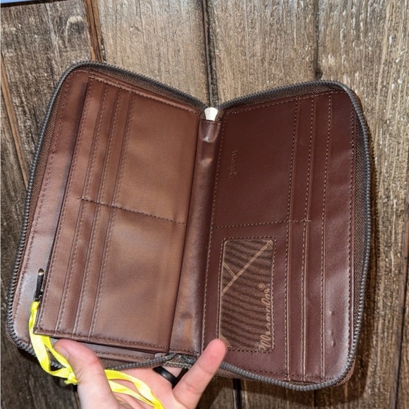 Wrangler Pink and Brown Women's Wallet with Tribal Pattern - Picture 3 of 4